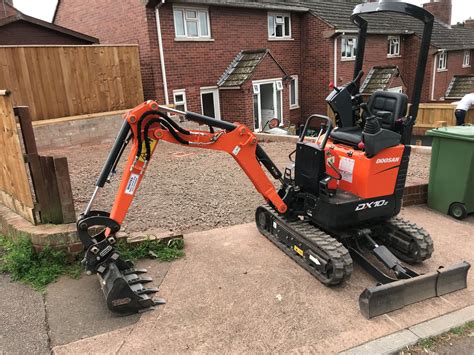 exeter mini digger service